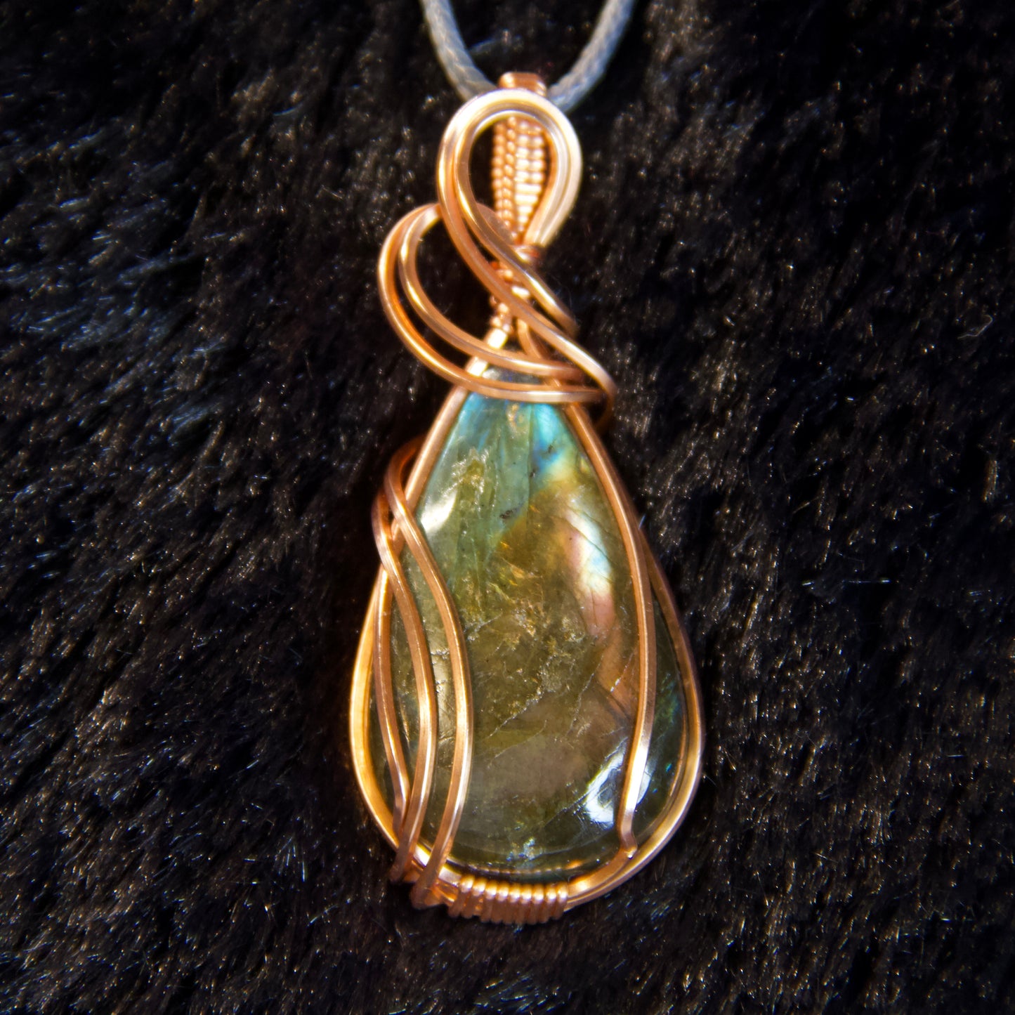 Multi-Fire Labradorite in Copper