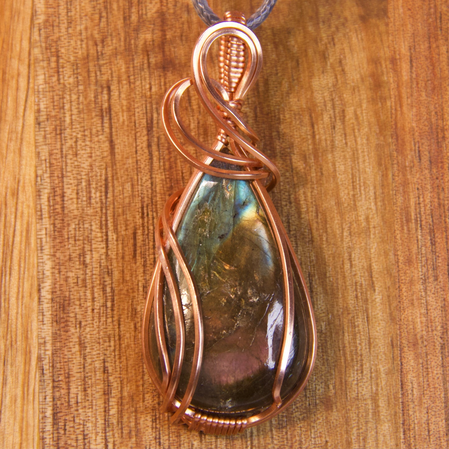 Multi-Fire Labradorite in Copper