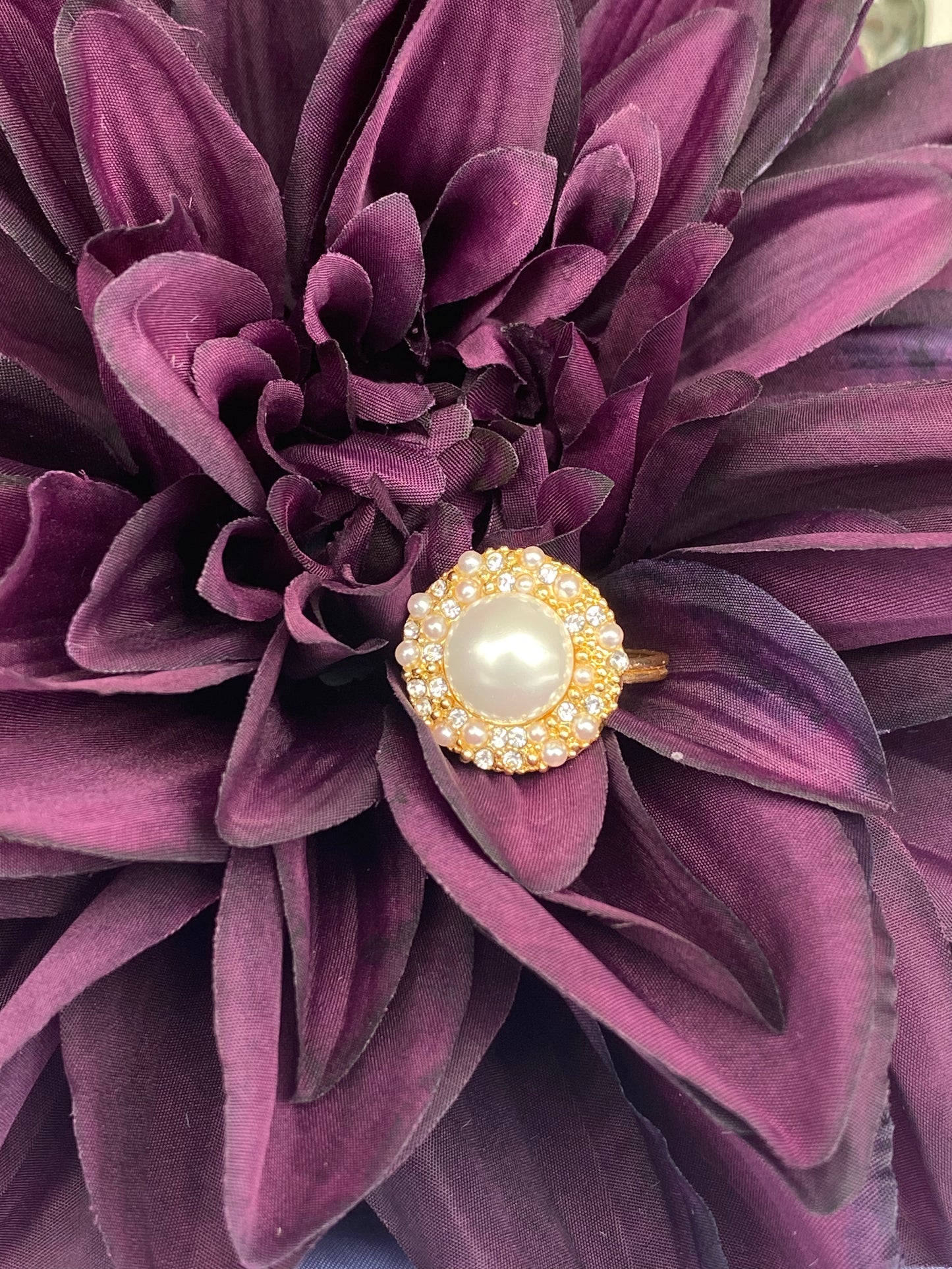 Pearl & Crystal Button Wring in Gold Tone Copper Wire-Size 7.5